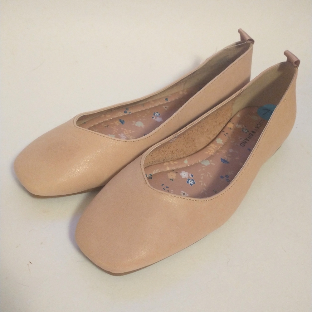 Lucky Brand Women’s Destrien2 Dusty Sand Leather Flats 7.5